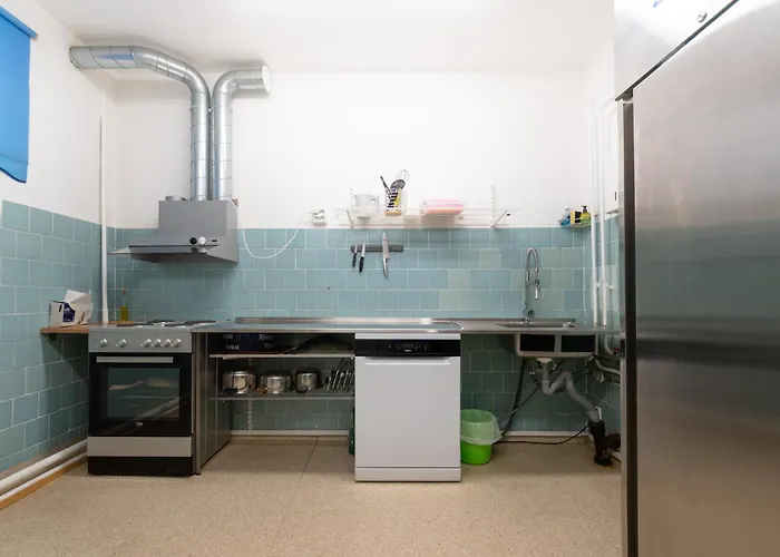 Spordikeskuse * Kadrina